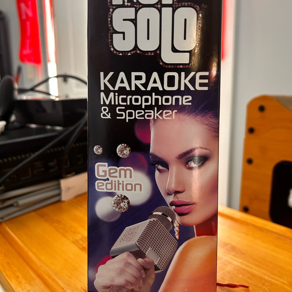 Hot Solo Karaoke Microphone & Speaker - Gem Edition